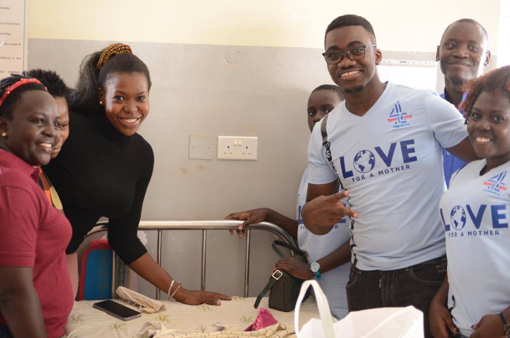 Outreach at the maternity ward(Mother's Day)