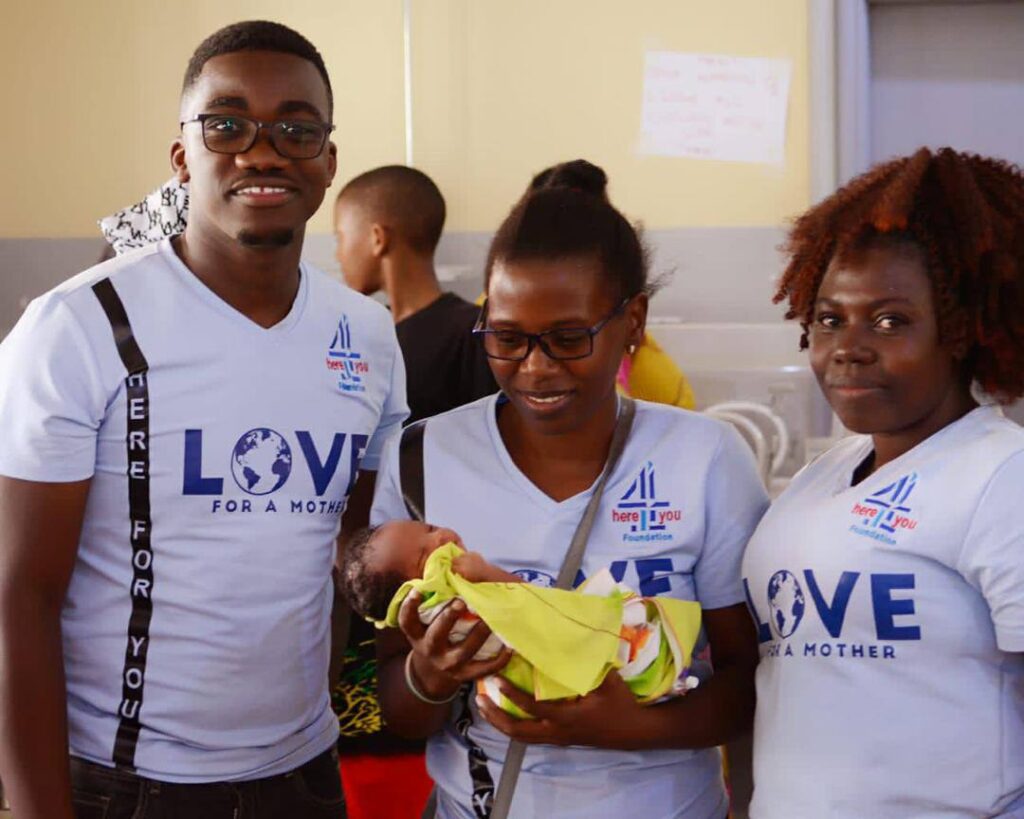 Outreach at the maternity ward(Mother's Day)